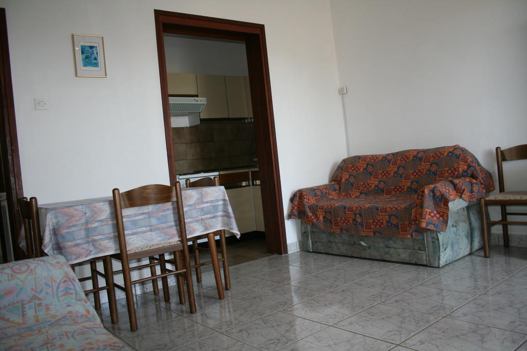 Apartments Santa Barbara Biograd Na Moru Δωμάτιο φωτογραφία
